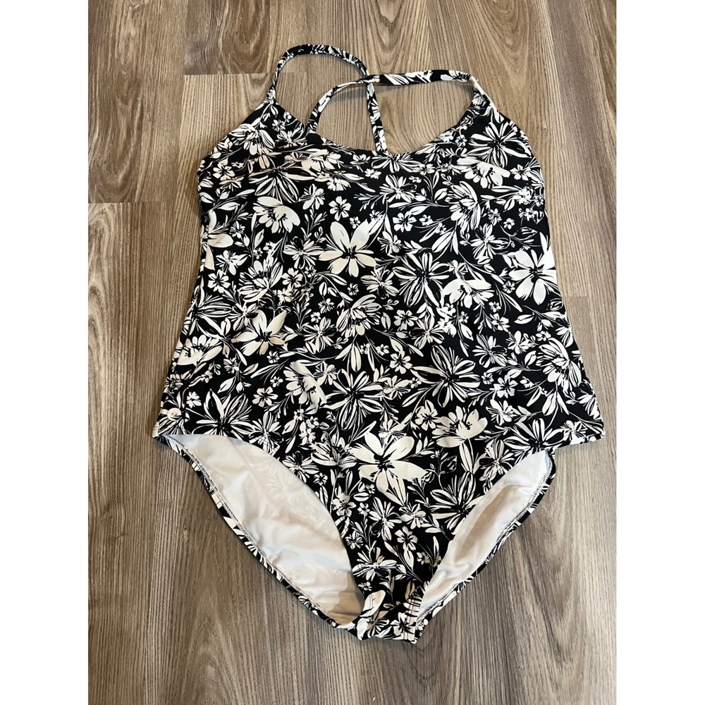 Aqua Couture Womens Black White Floral OnePiece Swimsuit Size 2X Crisscross Back